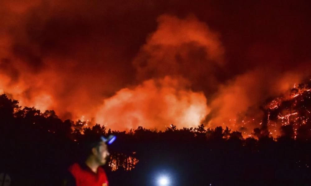 Το τουρκικό ΥΠΑΜ εμπλέκει για πρώτη φορά τις άφαντες ΤΕΔ στις φωτιές, εν μέσω αλαλούμ παραπληροφόρησης